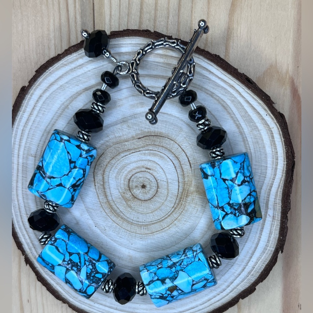 Handcrafted Composite Magnesite Crystal & Silver Toggle Bracelet - 7 1/4”